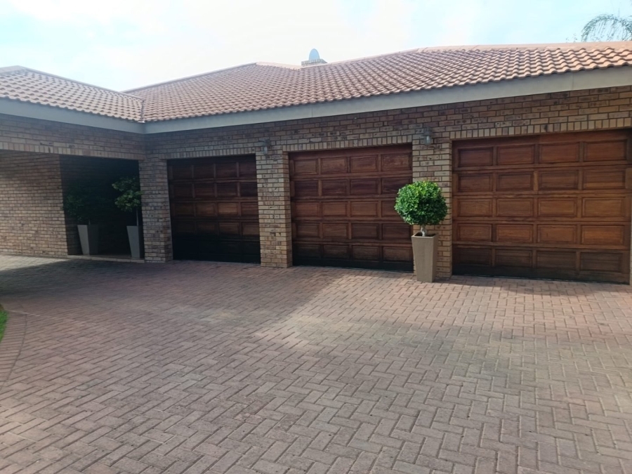 4 Bedroom Property for Sale in Hillcrest Northern Cape